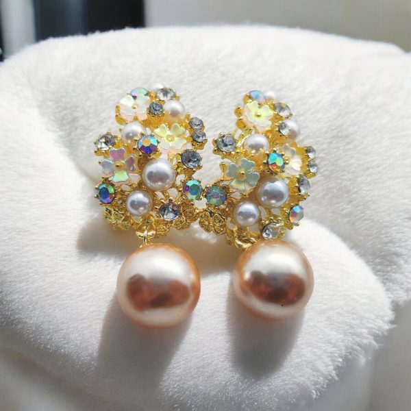 Floral Pearl Earrings Adorned With Shimmering Crystals